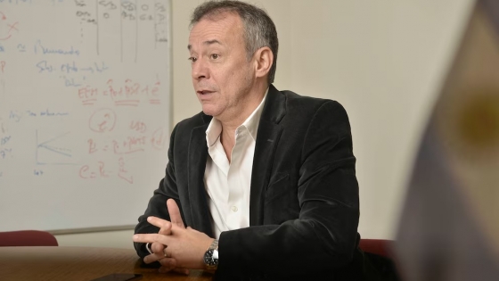 Daniel Artana advierte: “El Gobierno deberá revisar la banda cambiaria o avanzar hacia una flotación total”