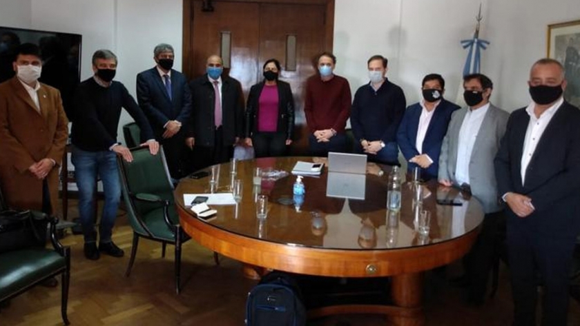 Manzur firmó convenios con Nación por obras en el interior tucumano