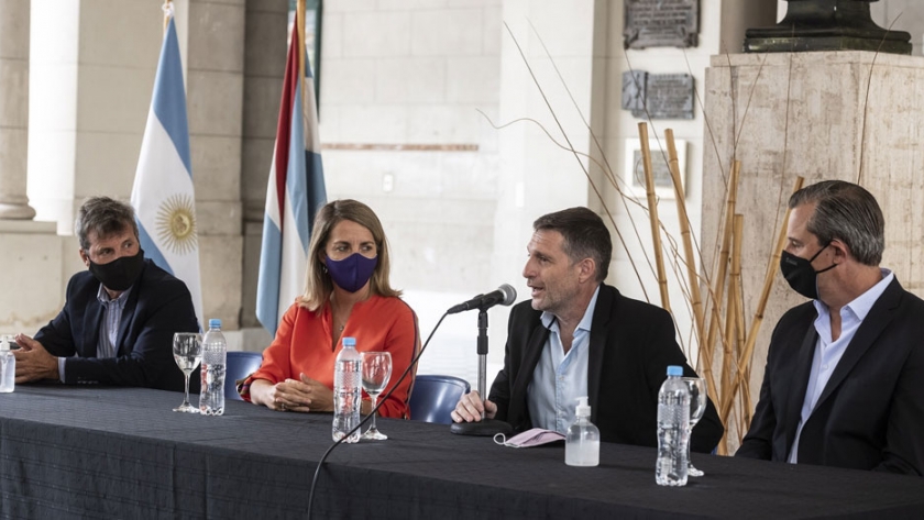 Se realizó la apertura de sobres con las ofertas para la construcción del Campus de la Uader