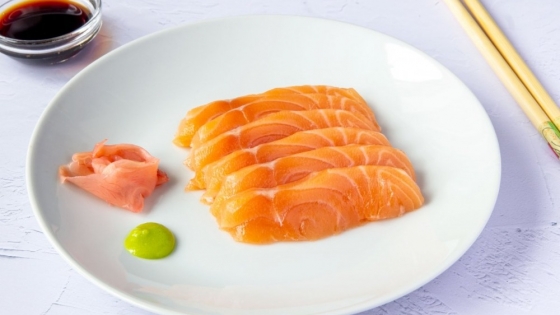 EE.UU. sirve el primer salmón cultivado en laboratorio y marca el inicio de una revolución alimentaria