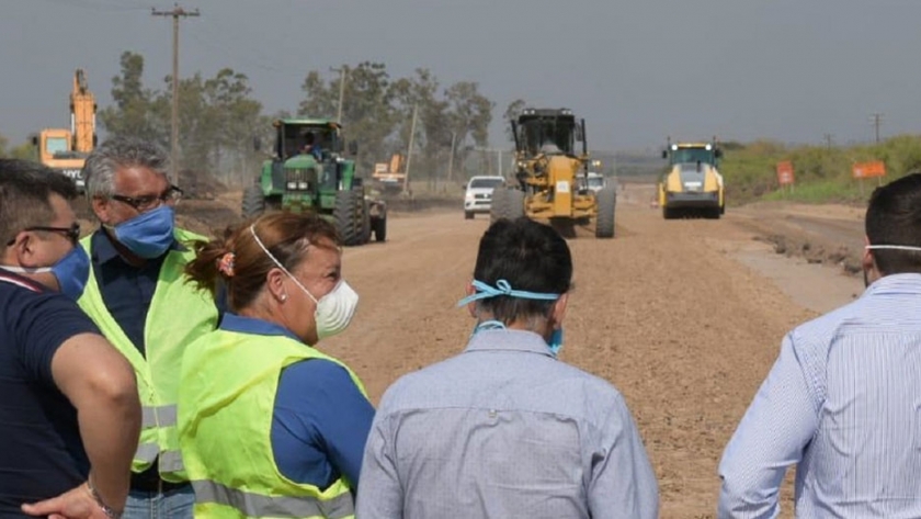 Presenta un 50 por ciento de avance la pavimentación de la ruta provincial N° 51 desde Larroque a Parera