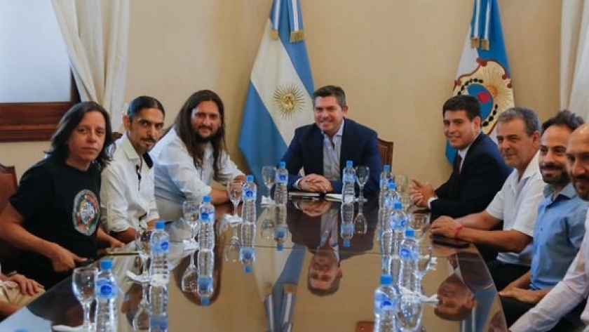 Los ganadores sanjuaninos del Pre Cosquín 2024 se reunieron con el gobernador Orrego