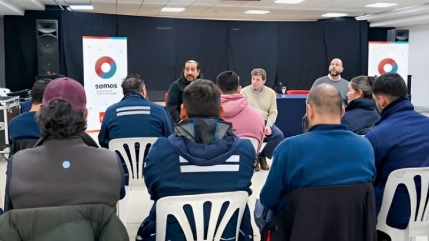 Melella junto a trabajadores industriales analizaron la situación económica y lamentaron las asiduas críticas que recibe el subrégimen industrial