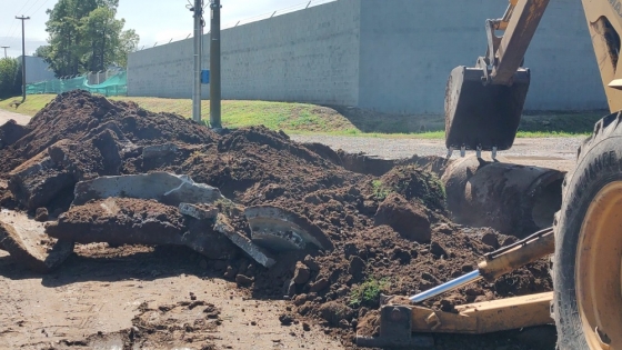 Mantenimiento de calles con recambio de tuberías de desagües