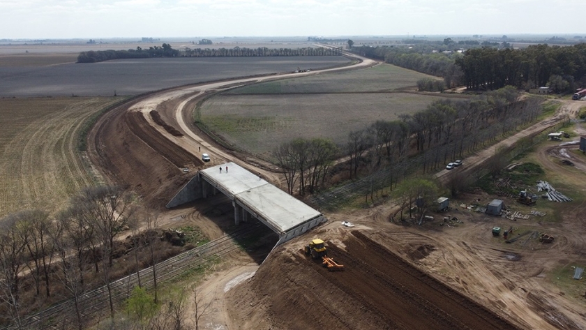 Caminos rurales avanzan las obras en el departamento Tercero Arriba