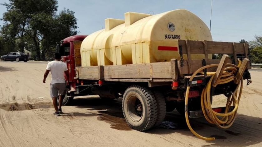 Más de un millón de litros de agua se entregaron en comunidades originarias del norte provincial