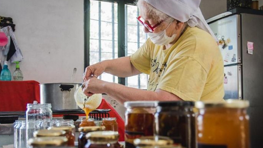 Brindan alternativas a emprendedores para ofrecer sus productos