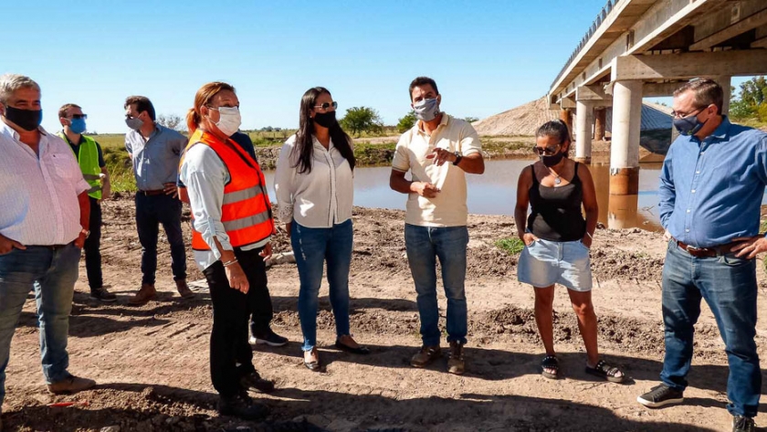 Planifican mejoras viales en la zona de los puentes que se construyen en Don Cristóbal
