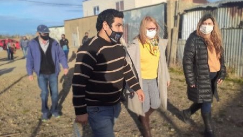 Alicia participó de una reunión con vecinos y vecinas del Barrio Los Lolos de Río Gallegos