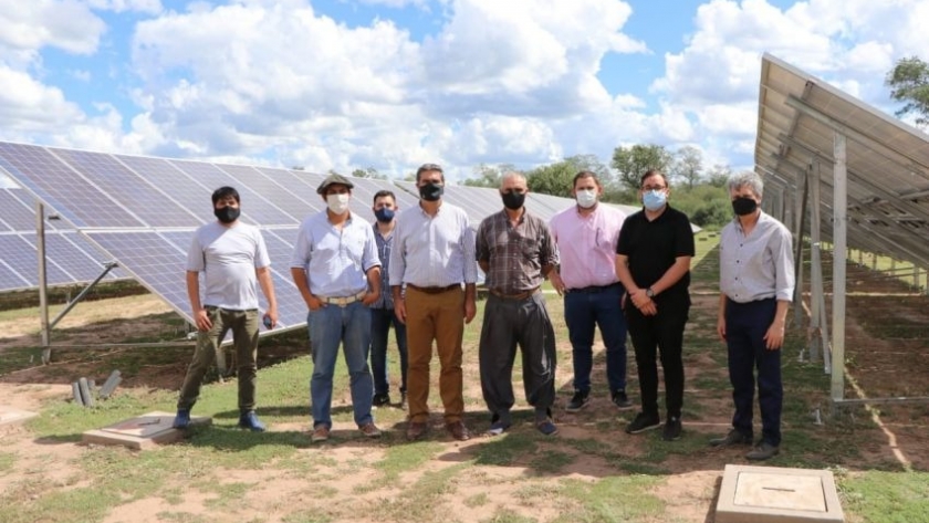 Capitanich visitó emprendimiento agropecuario y destacó la importancia de impulsar energías renovables