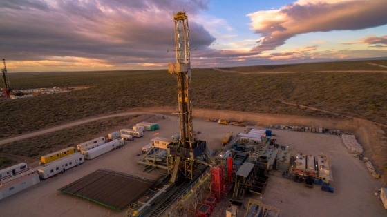 <Argentina alcanza un récord histórico de producción de petróleo impulsada por Vaca Muerta