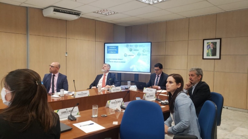 El titular de la Secretaría de Control y Monitoreo Ambiental mantuvo reuniones de trabajo en Brasil