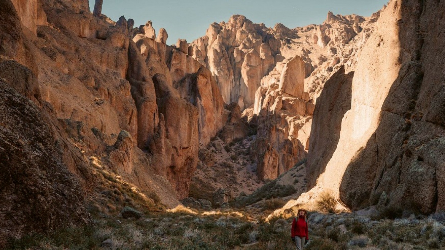 Alero Charcamata: un viaje al pasado entre arte rupestre y naturaleza en Santa Cruz