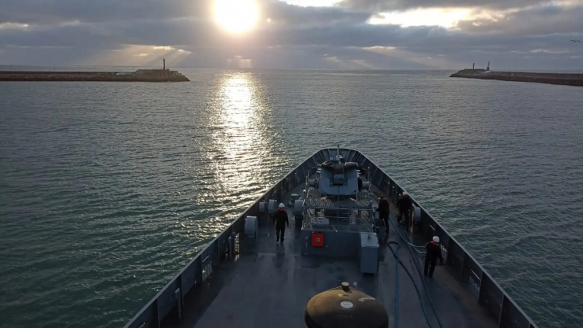 La Armada Argentina realizando operaciones de vigilancia en el Mar Argentino