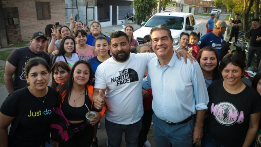 Capitanich entregó nuevas tarjetas del programa “Mejor techo, mejor vida”