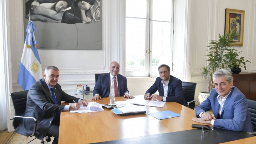 Jaldo firmó un convenio por $150 millones para el combate de los incendios forestales