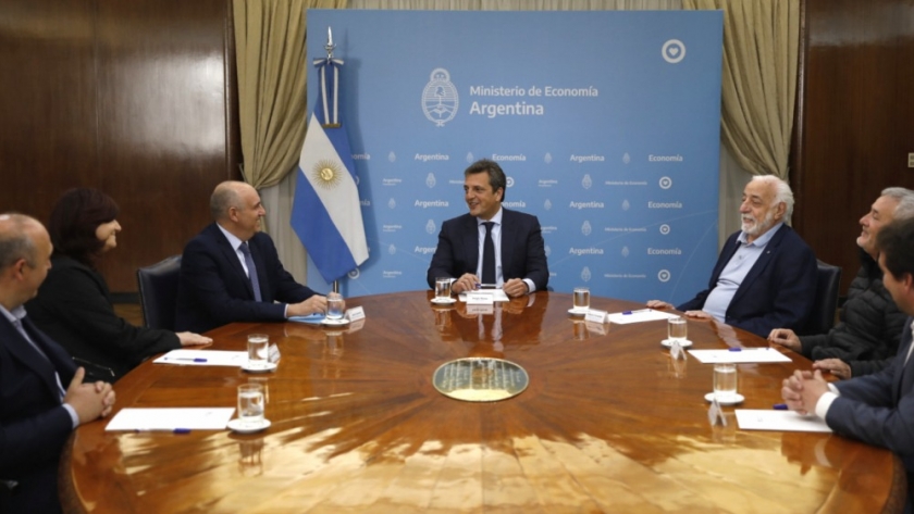 Luego del encuentro con Transporte, Economía y Trabajo, se levantó la medida de fuerza de la UTA en el interior