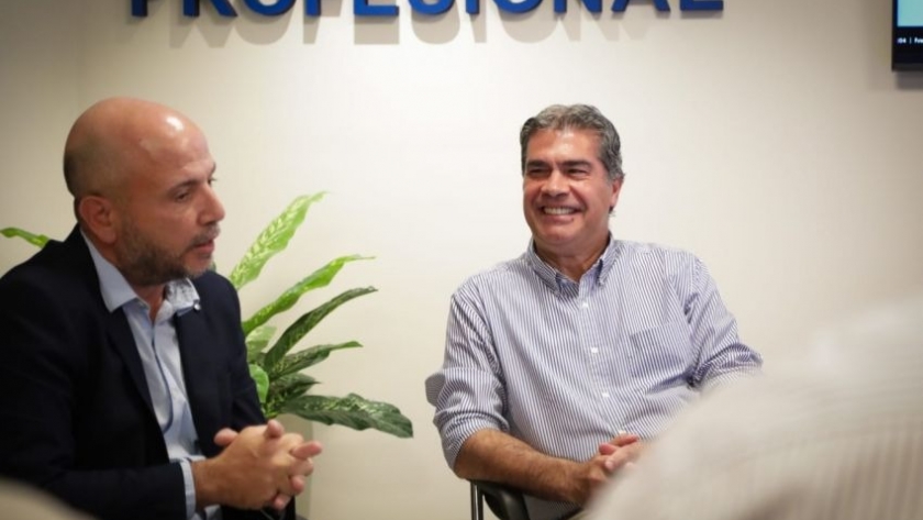 Capitanich presentó sus propuestas económicas para la gestión 2023-2027 ante el Consejo de Ciencias Económicas