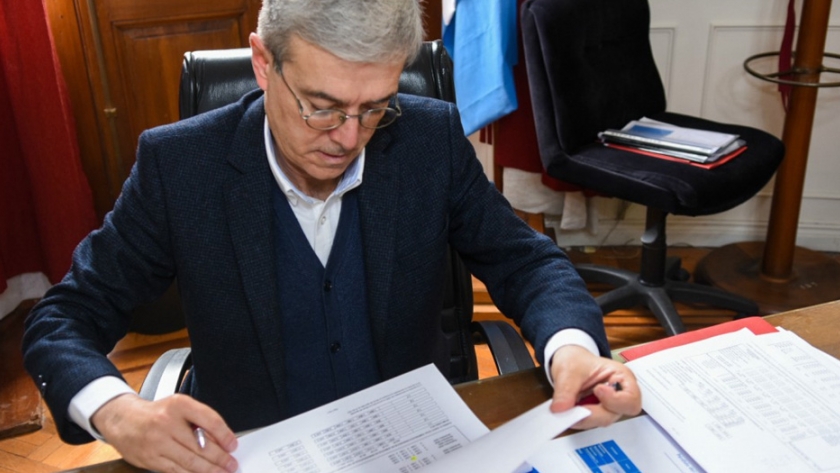 Santa Fe de pie: La Provincia lanzó un programa de asistencia al sector productivo que incluye medidas tributarias y tarifarias