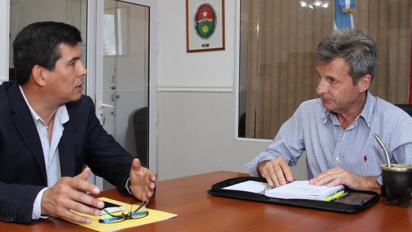 Evalúan el funcionamiento de la defensa de Villa Paranacito frente a los eventos climáticos
