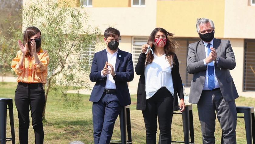 Simone participó de la entrega de viviendas Procrear junto a Alberto Fernández y Kicillof