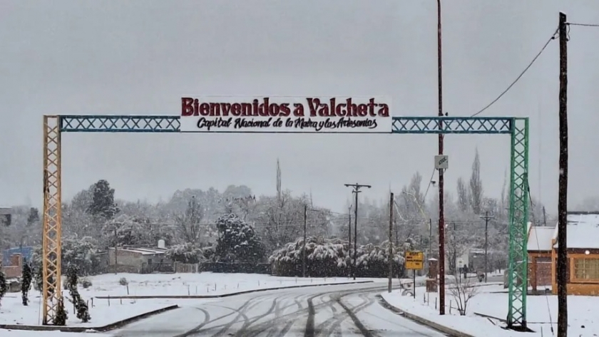 Valcheta arrancó, a pura nieve, la Fiesta de la Matra y las Artesanías