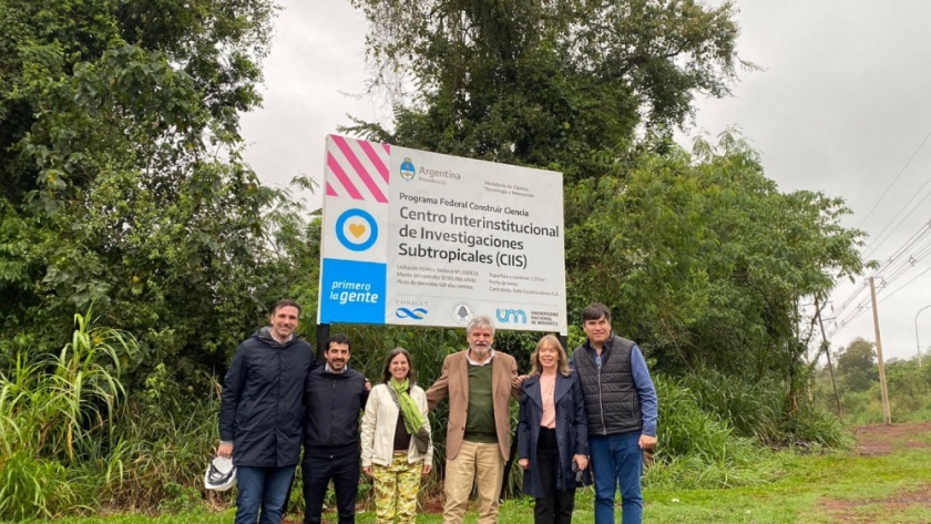 Filmus visitó la obra del nuevo centro dedicado a la conservación de la biodiversidad en Misiones