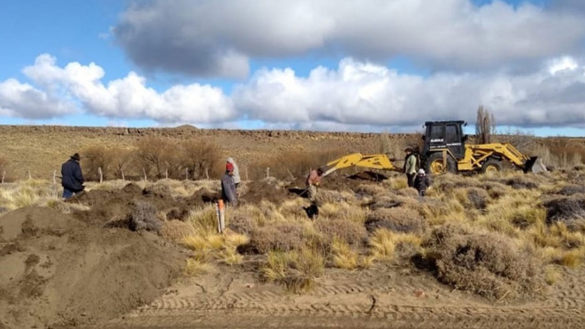Abastecimiento de agua a pobladores del paraje Santa Rosa