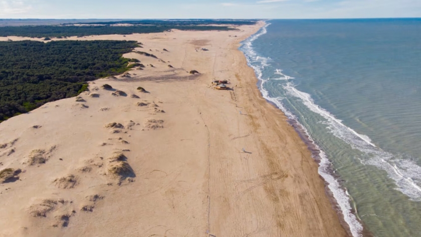 Las Gaviotas: la playa escondida entre bosques a solo 4 horas de Buenos Aires