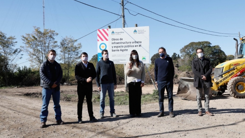 Mercedes: Arroyo visitó el avance de la urbanización del barrio Agote e inauguró obras de ampliación del CIC