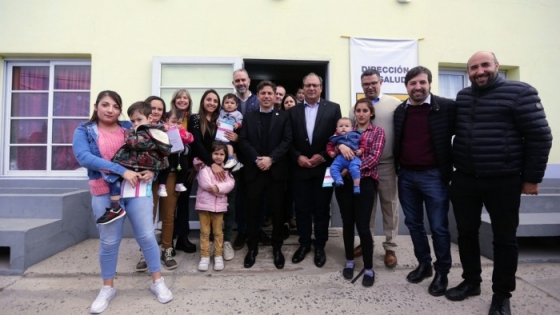 <Kicillof y Kreplak visitaron un vacunatorio y obras en el hospital Rivadavia