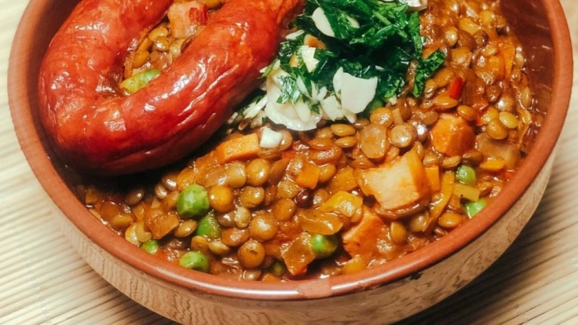 El truco desconocido para aprovechar más el hierro de las lentejas y mejorar la digestión del tradicional guiso