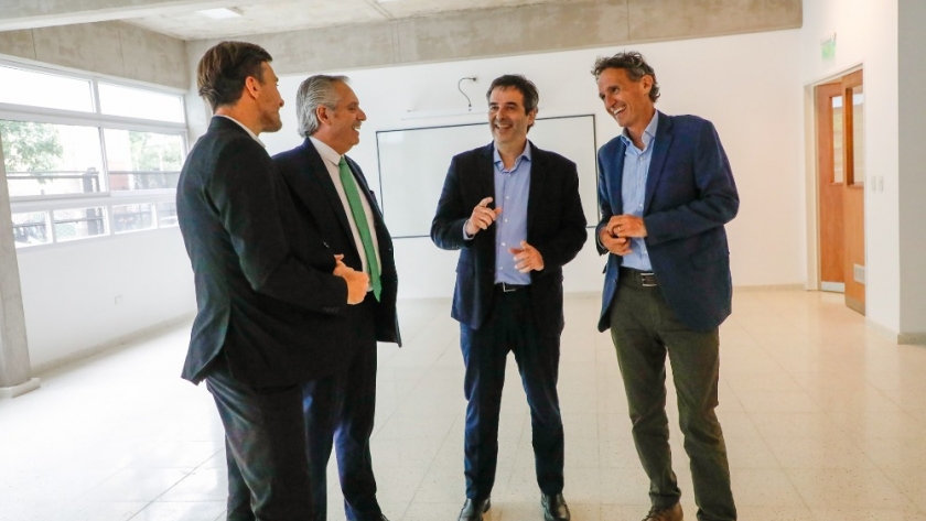 Alberto Fernández recorrió el nuevo pabellón de aulas y laboratorios de la Universidad Tecnológica Nacional en Morón