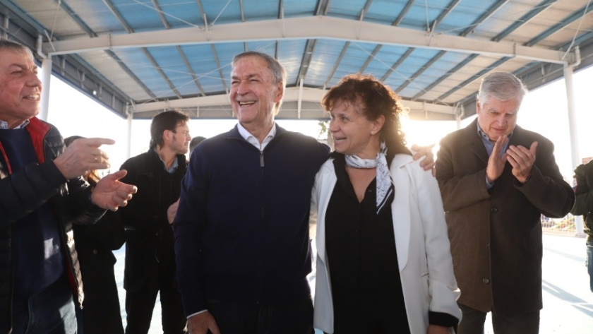 En Marcos Juárez, Schiaretti visitó el nuevo polideportivo social