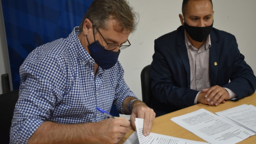 La Provincia firmó un convenio con el Instituto Nacional de Asuntos Indígenas para la regularización de tierras