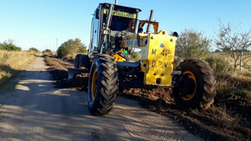 Reconstruyen caminos productivos de la zona de Perdices en el departamento Gualeguaychú