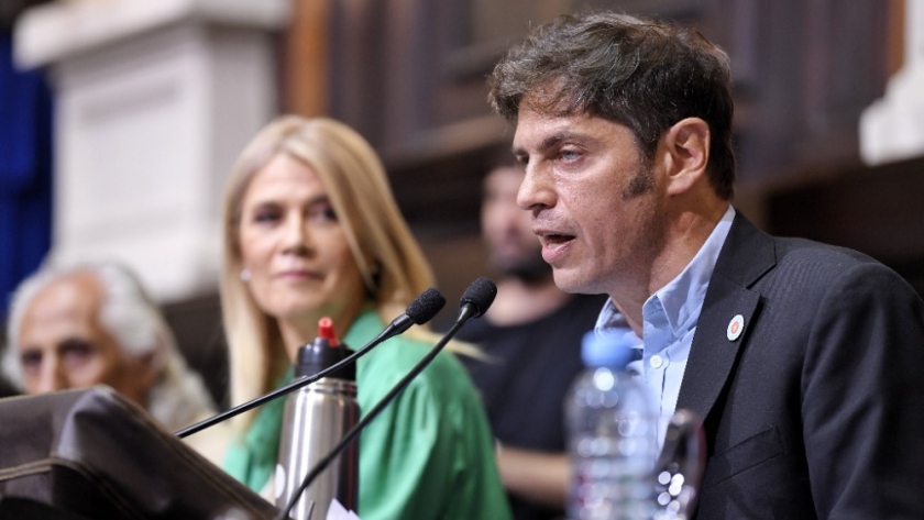 Kicillof: “Quiero invitarlos a seguir avanzando derecho al futuro”