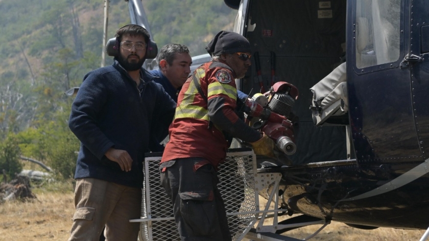 Luego de intensos trabajos fue contenido el incendio en Atilio Viglione