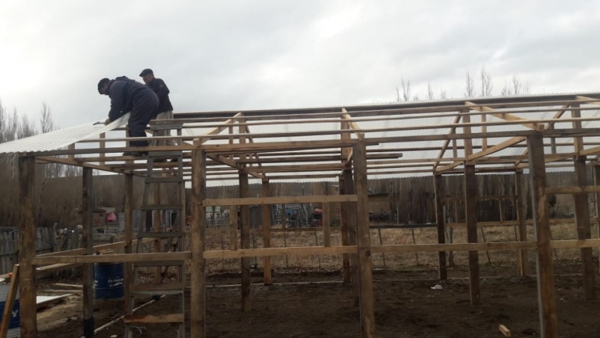Con el acompañamiento de provincia, Ricardo Rojas avanza en la construcción de invernáculos para la producción de hortalizas frescas