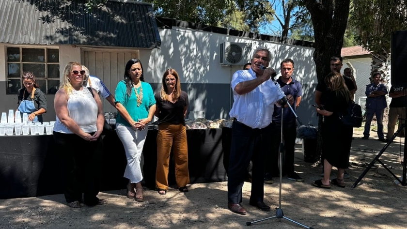 El intendente Alegre celebra el brindis de fin de año con el personal del Corralón Municipal