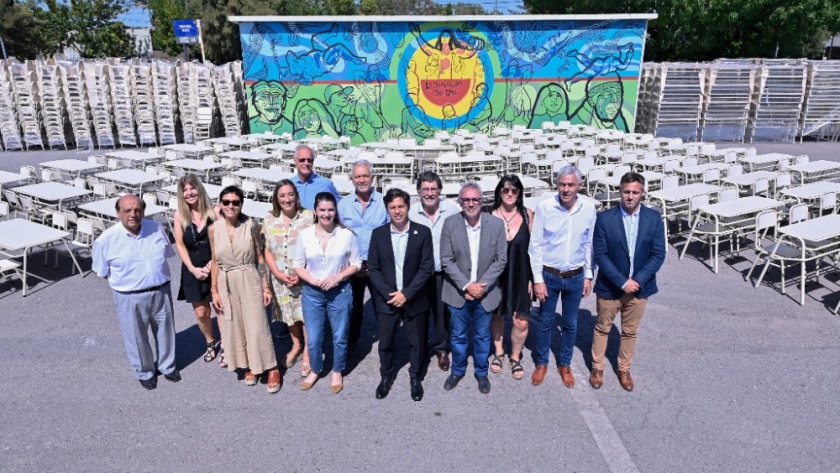 Se entregó mobiliario para equipar escuelas de 15 municipios bonaerenses