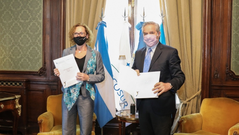 El Ministerio de Relaciones Exteriores y UNICEF acordaron el nuevo programa de UNICEF en el país 2021-2025