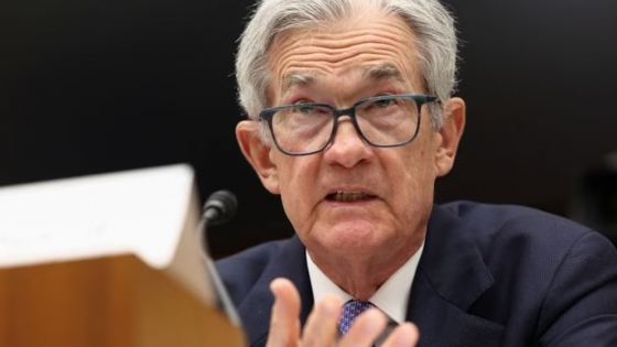 Jerome Powell advierte que el impacto de los aranceles definirá futuros recortes de tasas de la Fed
