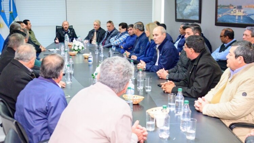 Gildo Insfrán, se reunió con jefes comunales de la provincia
