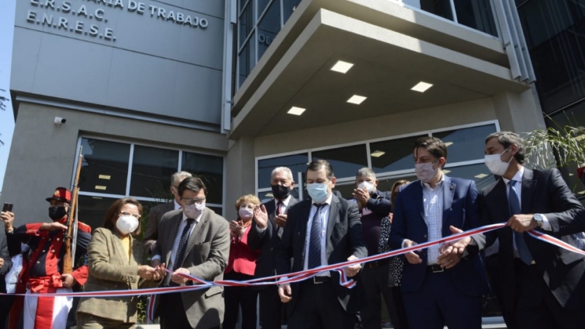 Zamora y el ministro Claudio Moroni inauguraron el edificio de la Secretaría de Trabajo, Ersac y Enrese