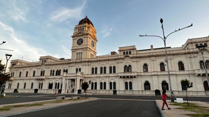 El gobierno provincial convocó a los gremios a un encuentro de diálogo institucional