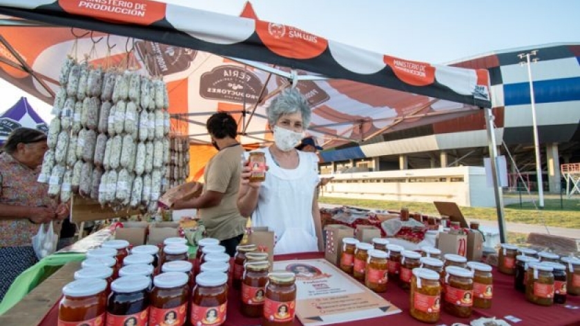 “La feria de pequeños y medianos productores es un apoyo muy grande que nos brinda el gobierno de San Luis”