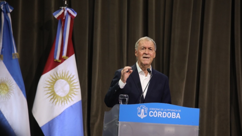 Schiaretti anunció fortalecimiento económico de programas de empleo, hábitat y sociales