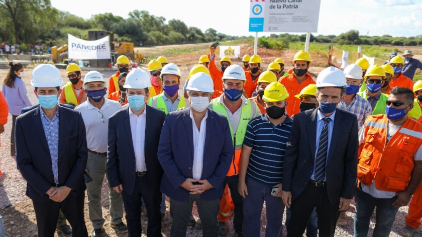 El Ministerio de Obras Públicas de la Nación inició las tareas del Canal de La Patria en Santiago del Estero