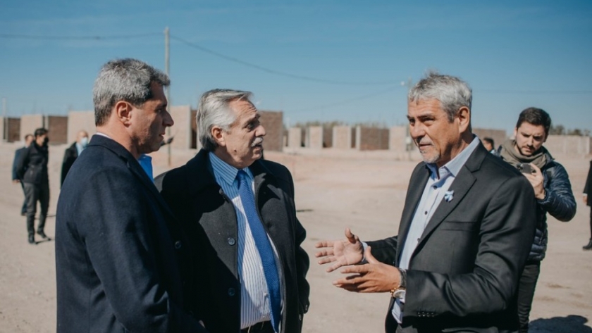 Sergio Uñac y Alberto Fernández visitaron la obra del barrio Las Pampas, en Pocito